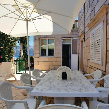 Amazing Home In Racisce With Wifi