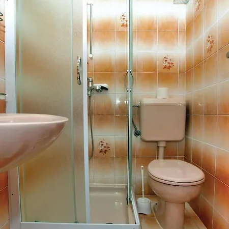 펜션 Amazing Home In Racisce With Wifi
