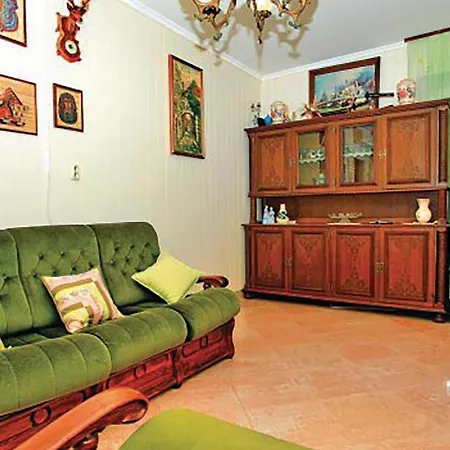 Amazing Home In Racisce With Wifi 펜션 *
