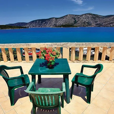 Amazing Home In Racisce With Wifi *